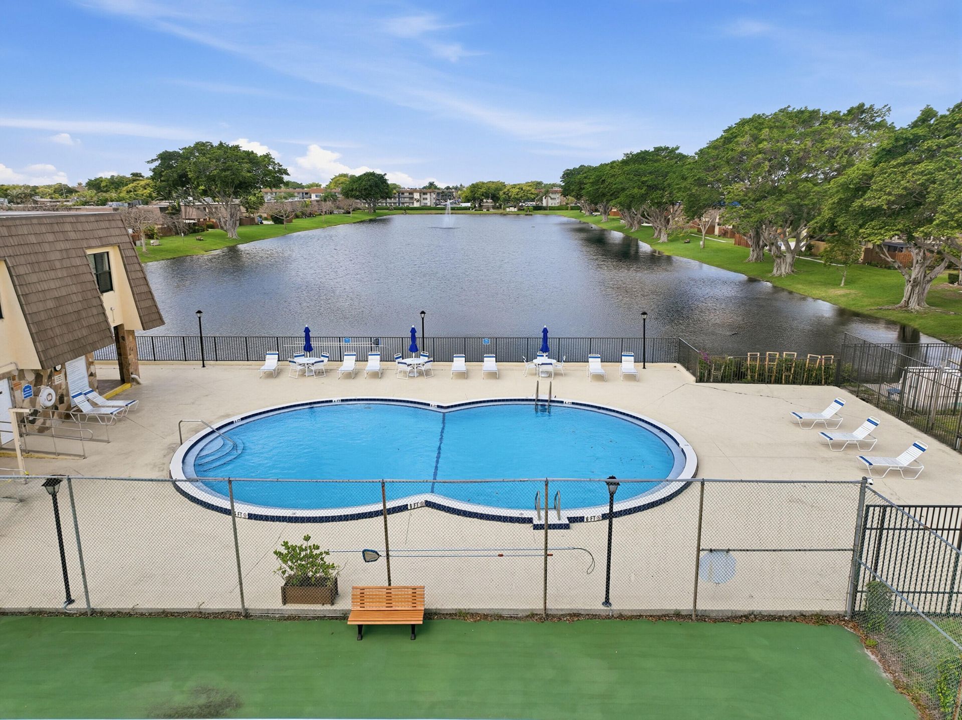 521 Springdale Circle, Palm Springs, FL 33461 Photo