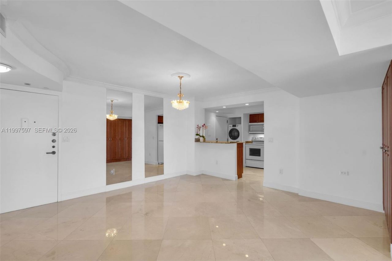 2333 Brickell Ave, Unit 1109, Miami, FL 33129 Photo
