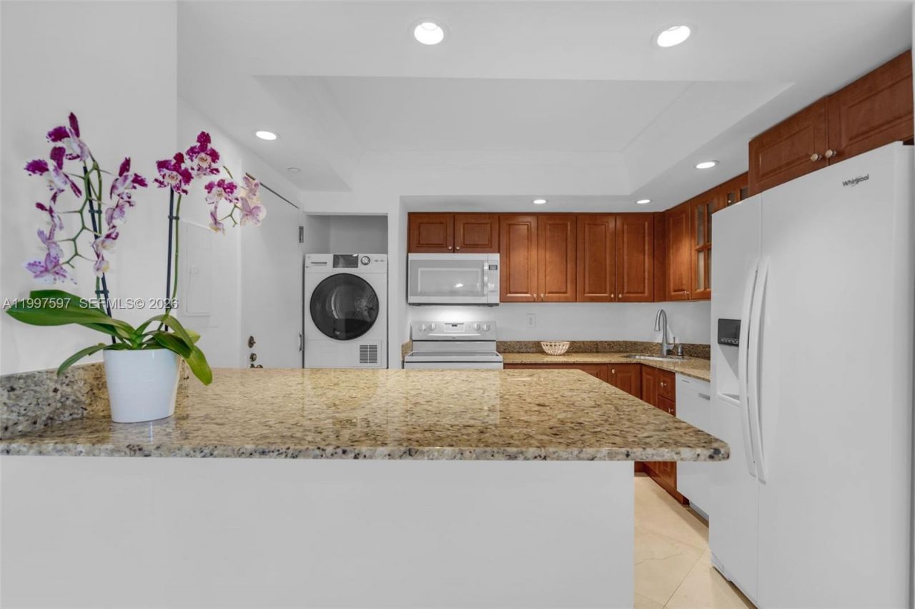 2333 Brickell Ave, Unit 1109, Miami, FL 33129 Photo