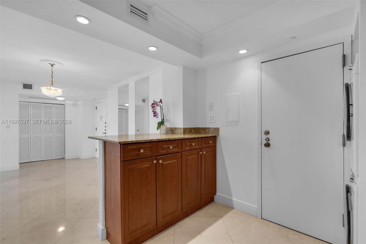 2333 Brickell Ave, Unit 1109, Miami, FL 33129 Photo