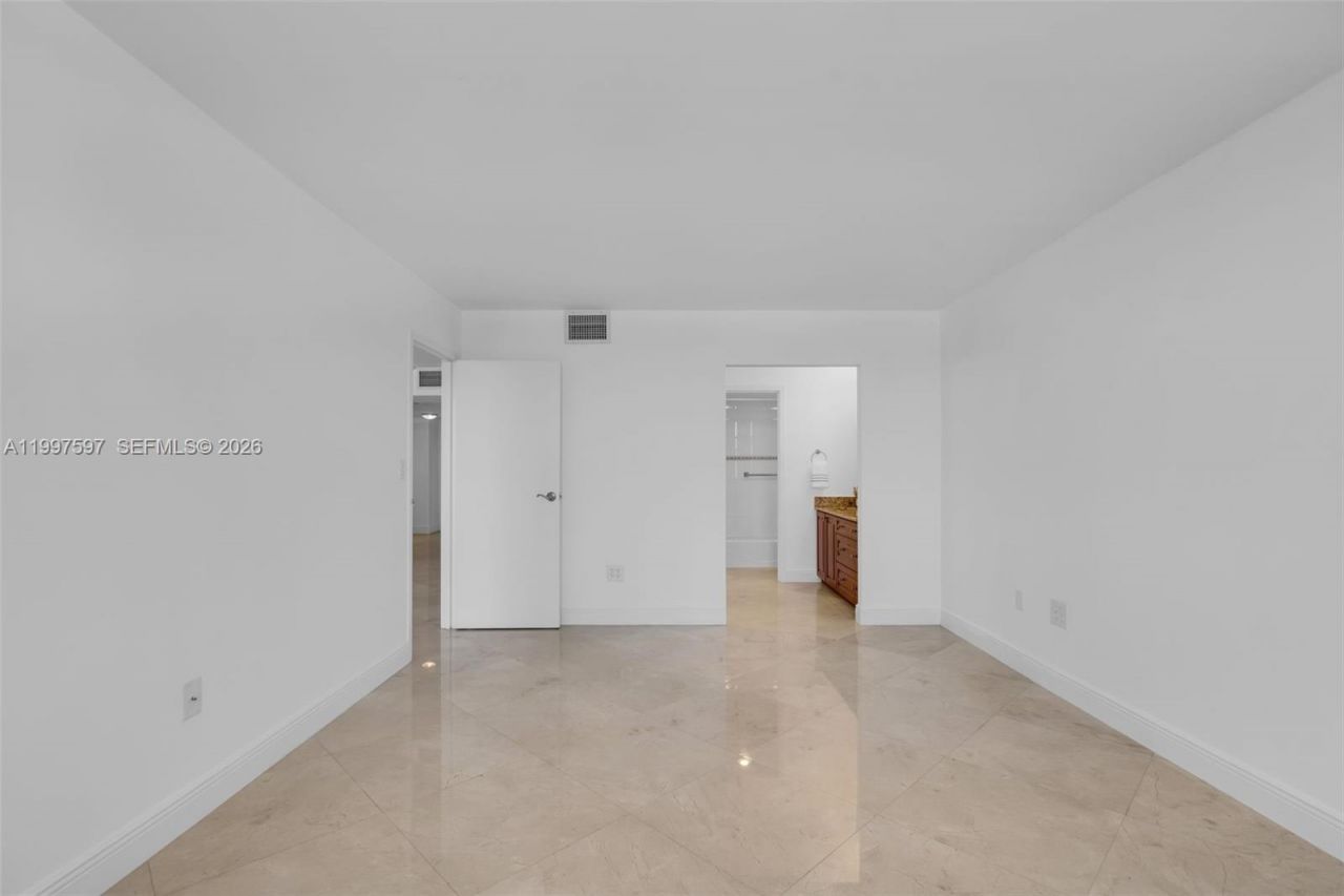 2333 Brickell Ave, Unit 1109, Miami, FL 33129 Photo