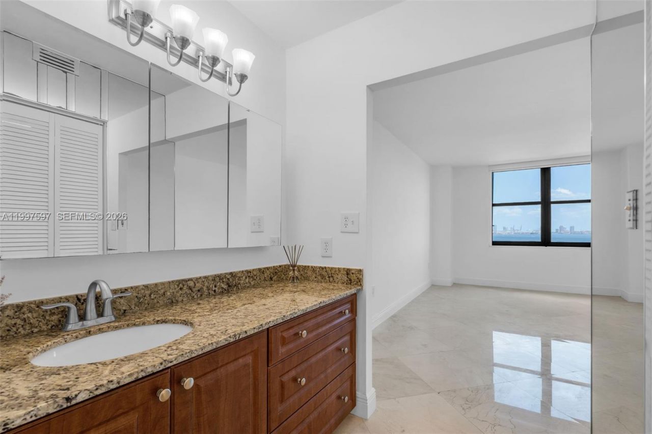 2333 Brickell Ave, Unit 1109, Miami, FL 33129 Photo