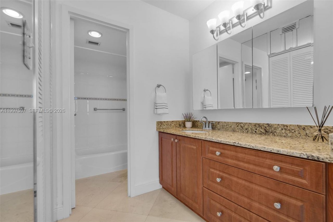 2333 Brickell Ave, Unit 1109, Miami, FL 33129 Photo