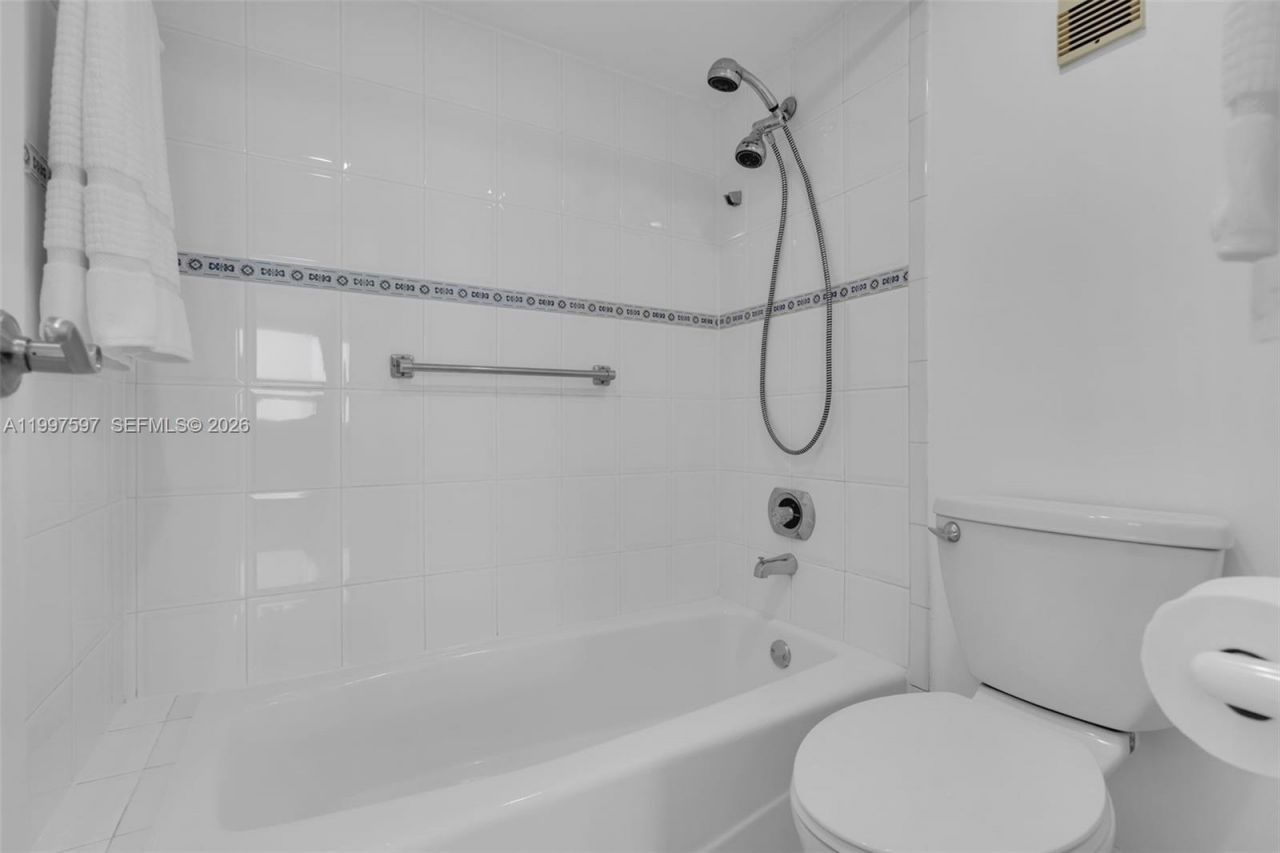 2333 Brickell Ave, Unit 1109, Miami, FL 33129 Photo