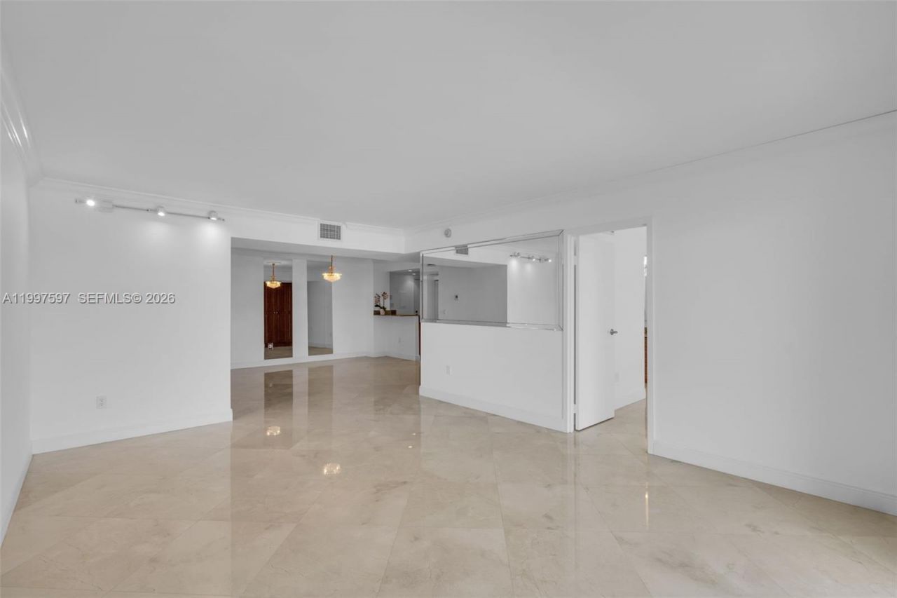 2333 Brickell Ave, Unit 1109, Miami, FL 33129 Photo