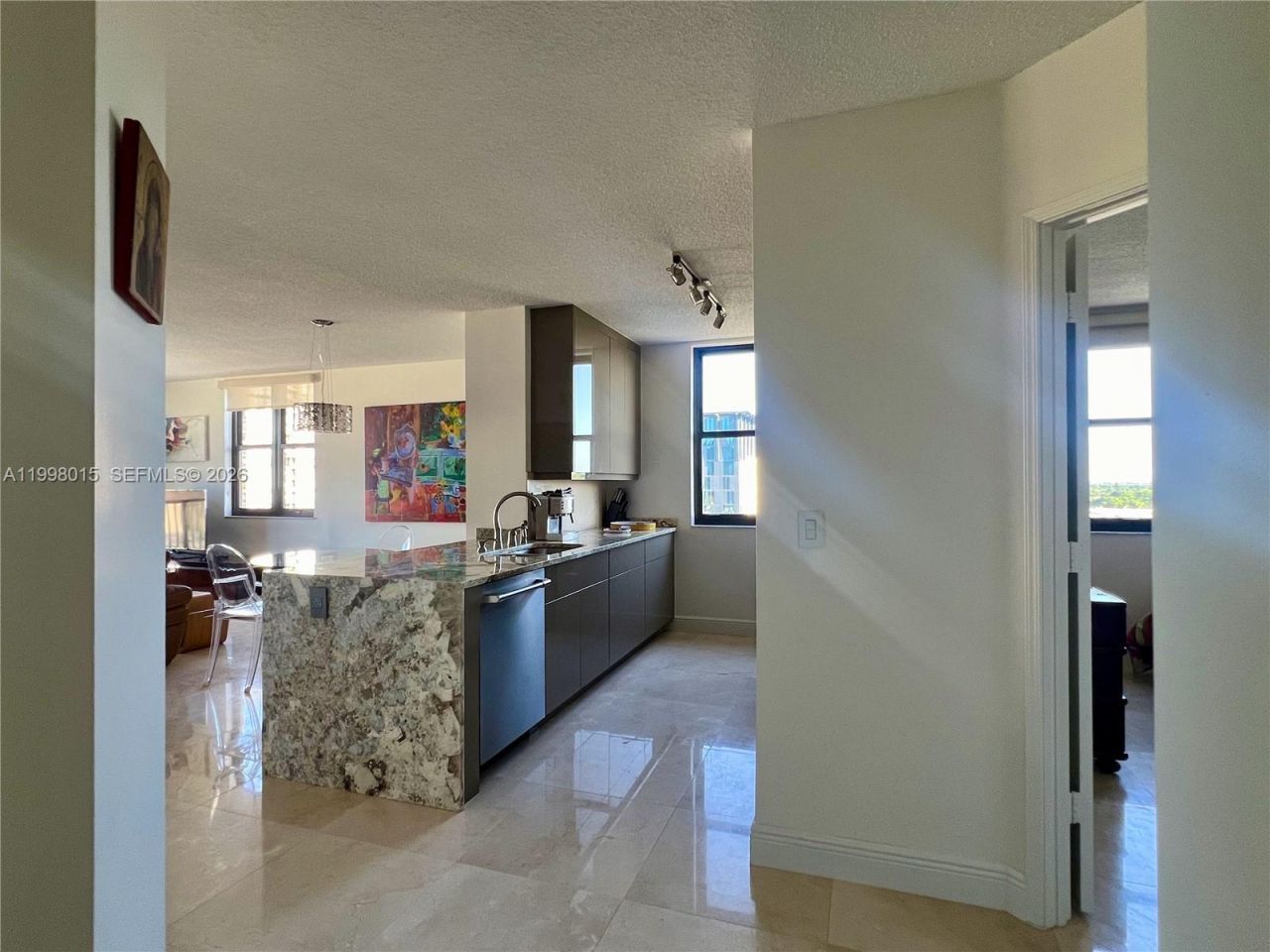 651 Okeechobee Blvd, Unit 811, West Palm Beach, FL 33401 Photo