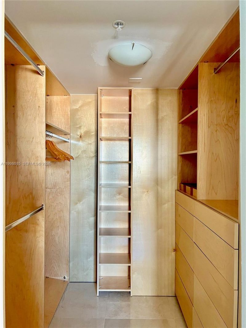 651 Okeechobee Blvd, Unit 811, West Palm Beach, FL 33401 Photo