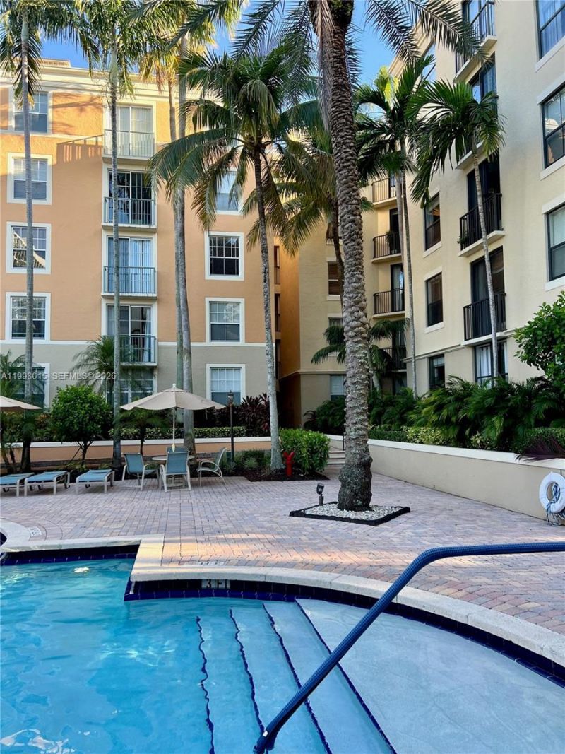 651 Okeechobee Blvd, Unit 811, West Palm Beach, FL 33401 Photo