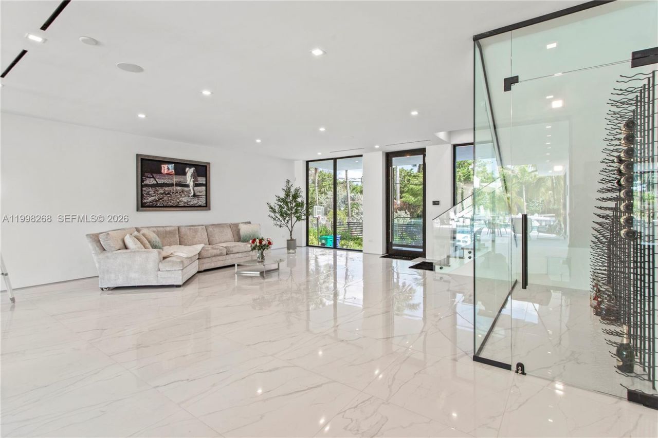 922 NE 78th St, Miami, FL 33138 Photo