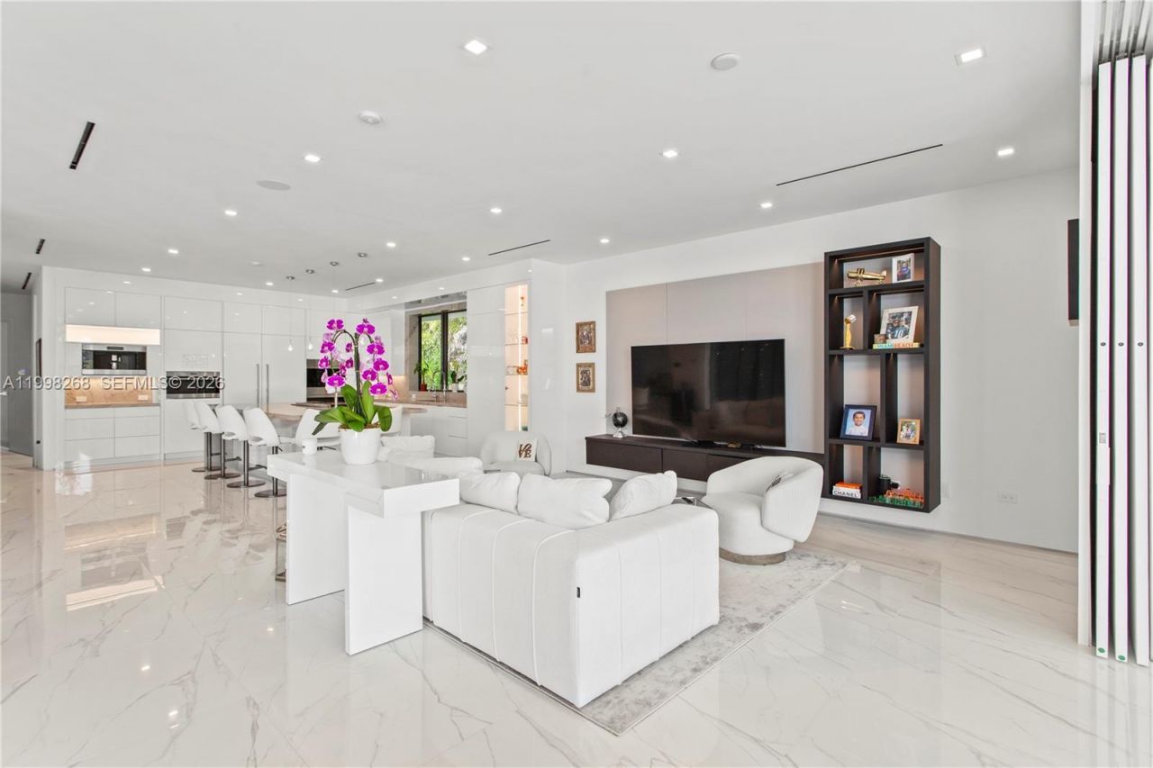 922 NE 78th St, Miami, FL 33138 Photo