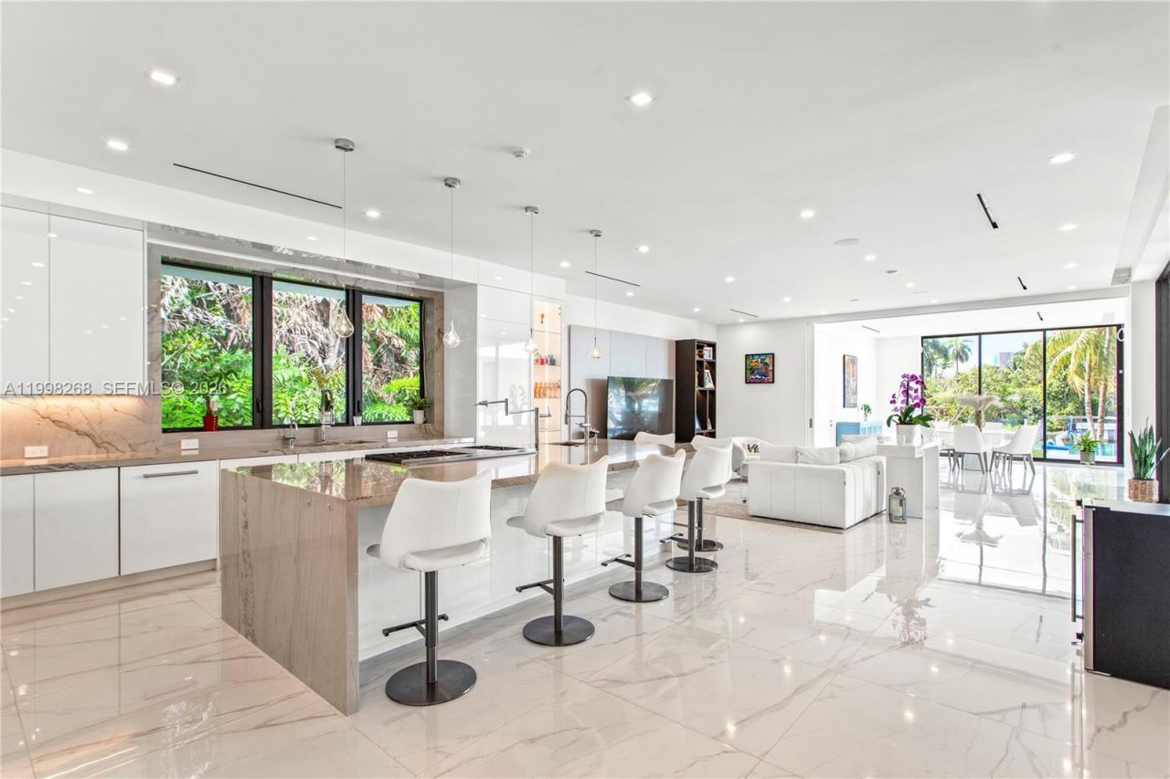 922 NE 78th St, Miami, FL 33138 Photo