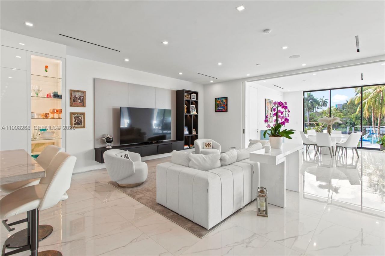 922 NE 78th St, Miami, FL 33138 Photo