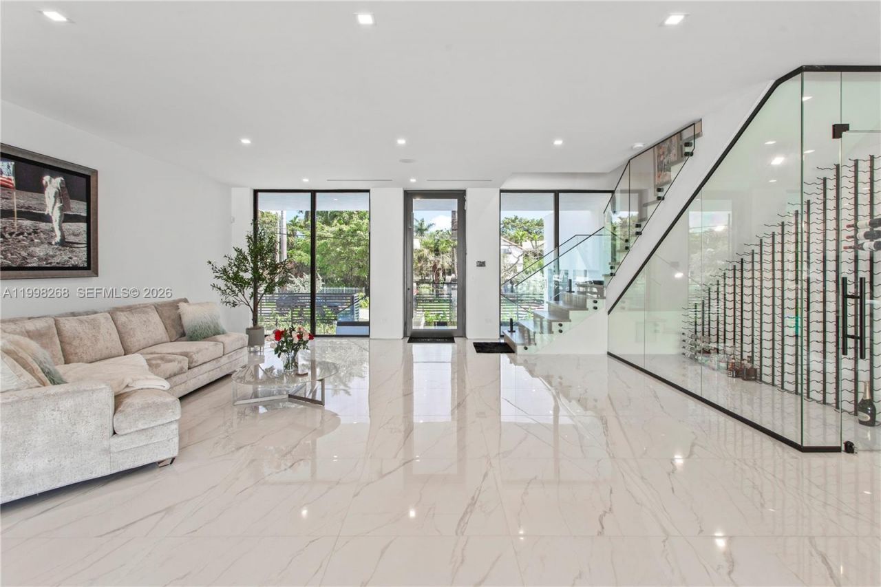 922 NE 78th St, Miami, FL 33138 Photo