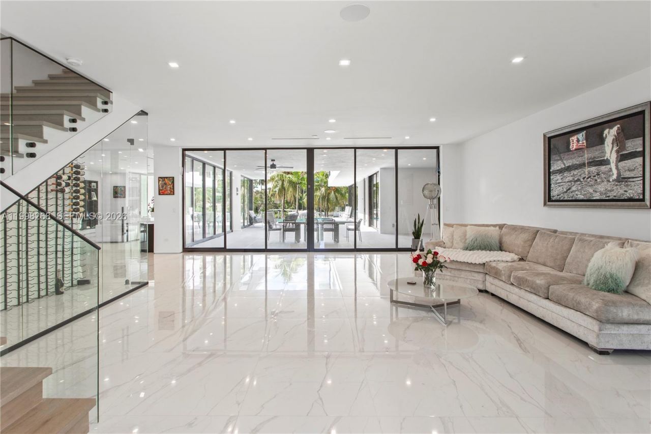 922 NE 78th St, Miami, FL 33138 Photo