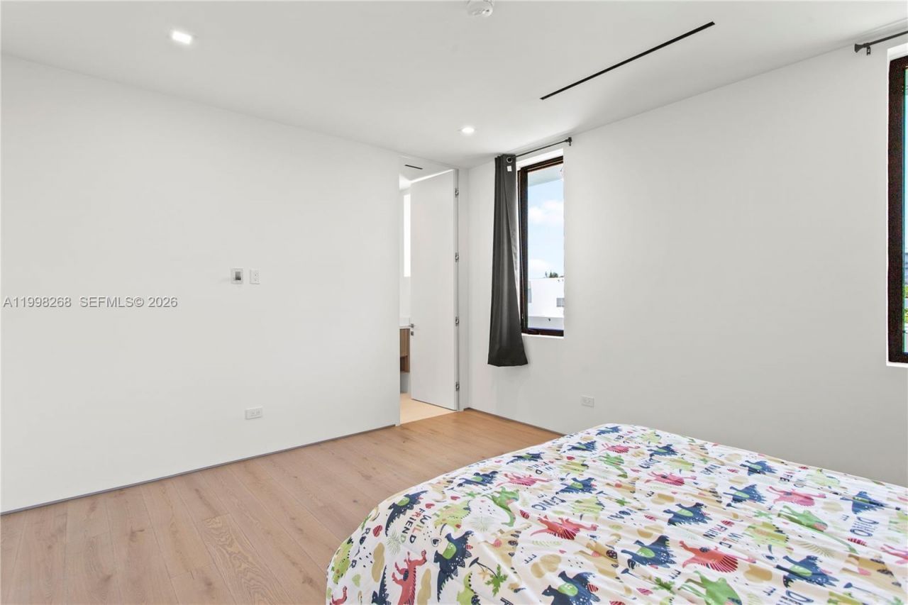 922 NE 78th St, Miami, FL 33138 Photo