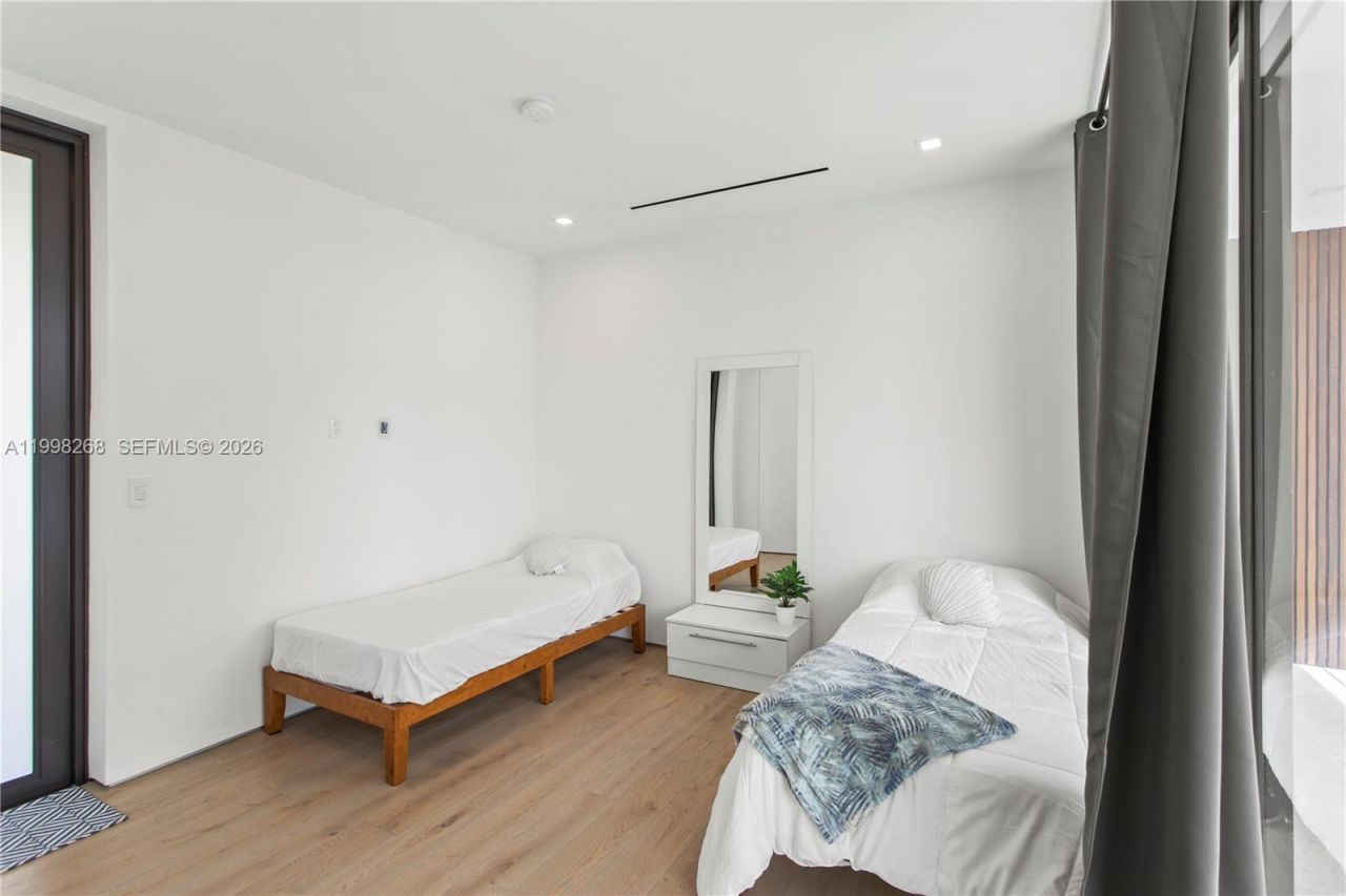 922 NE 78th St, Miami, FL 33138 Photo