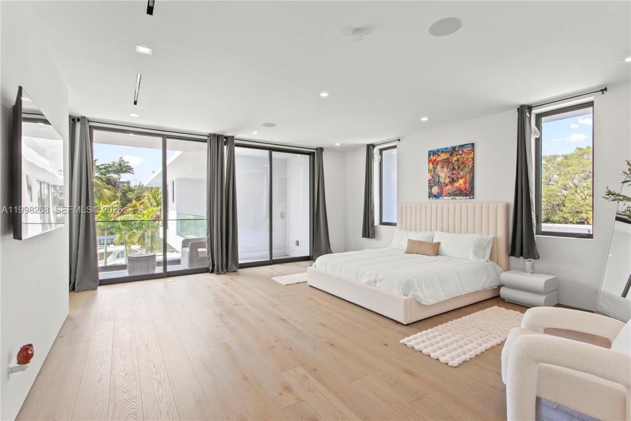 922 NE 78th St, Miami, FL 33138 Photo