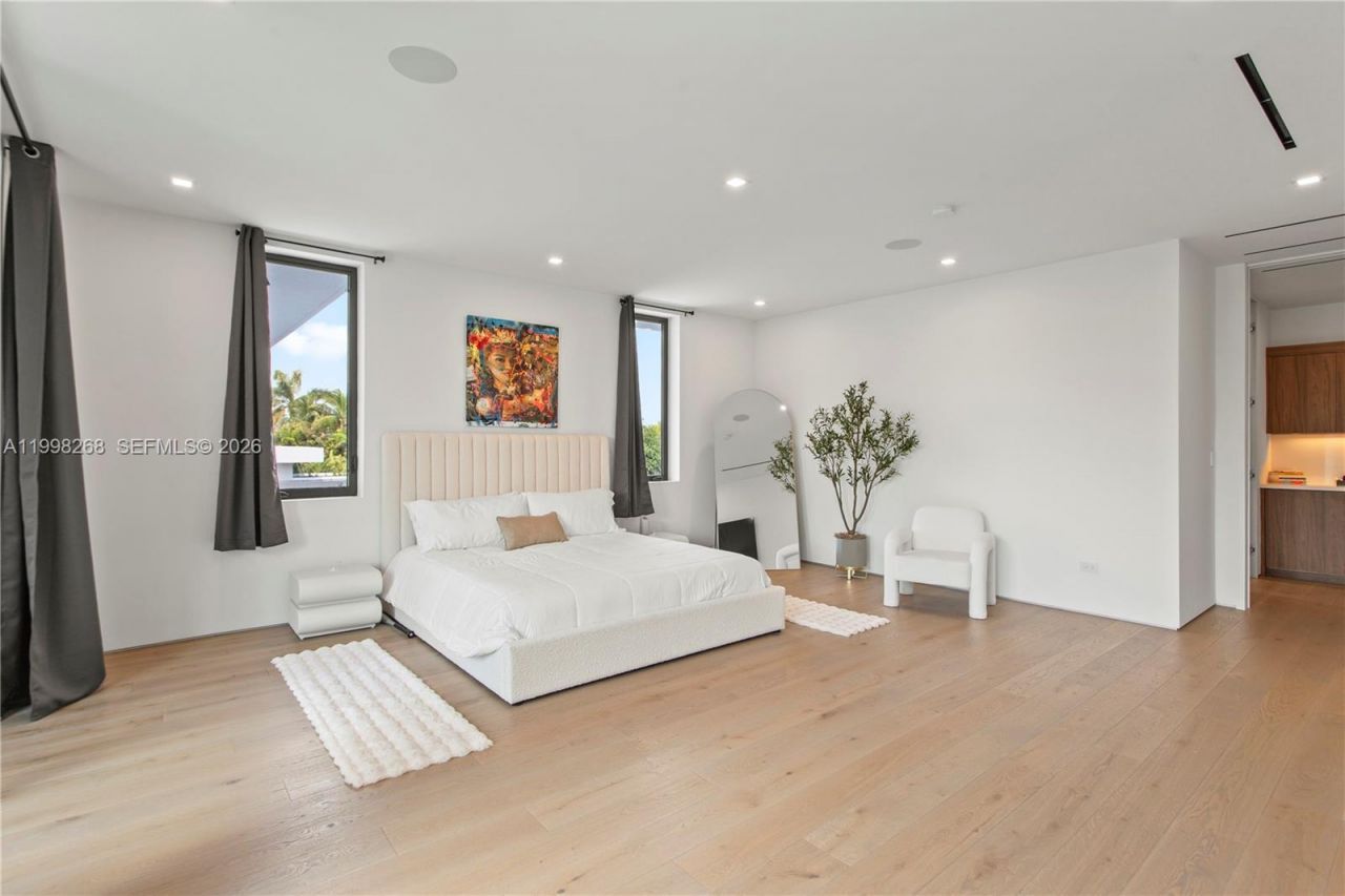 922 NE 78th St, Miami, FL 33138 Photo