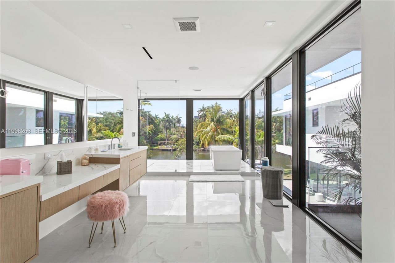 922 NE 78th St, Miami, FL 33138 Photo