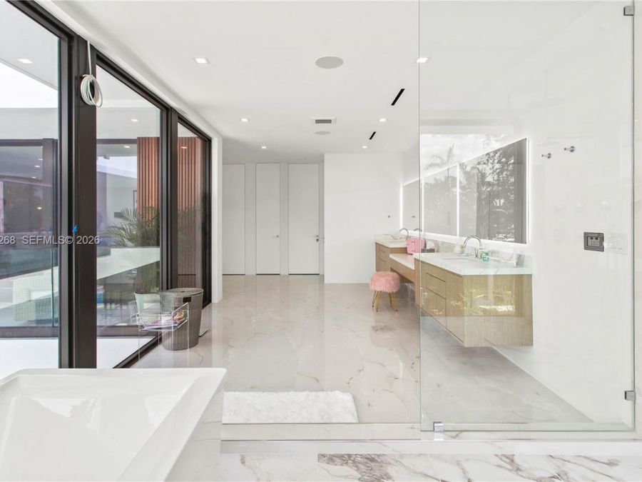 Property Image 77