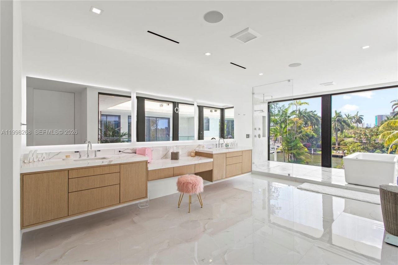 922 NE 78th St, Miami, FL 33138 Photo