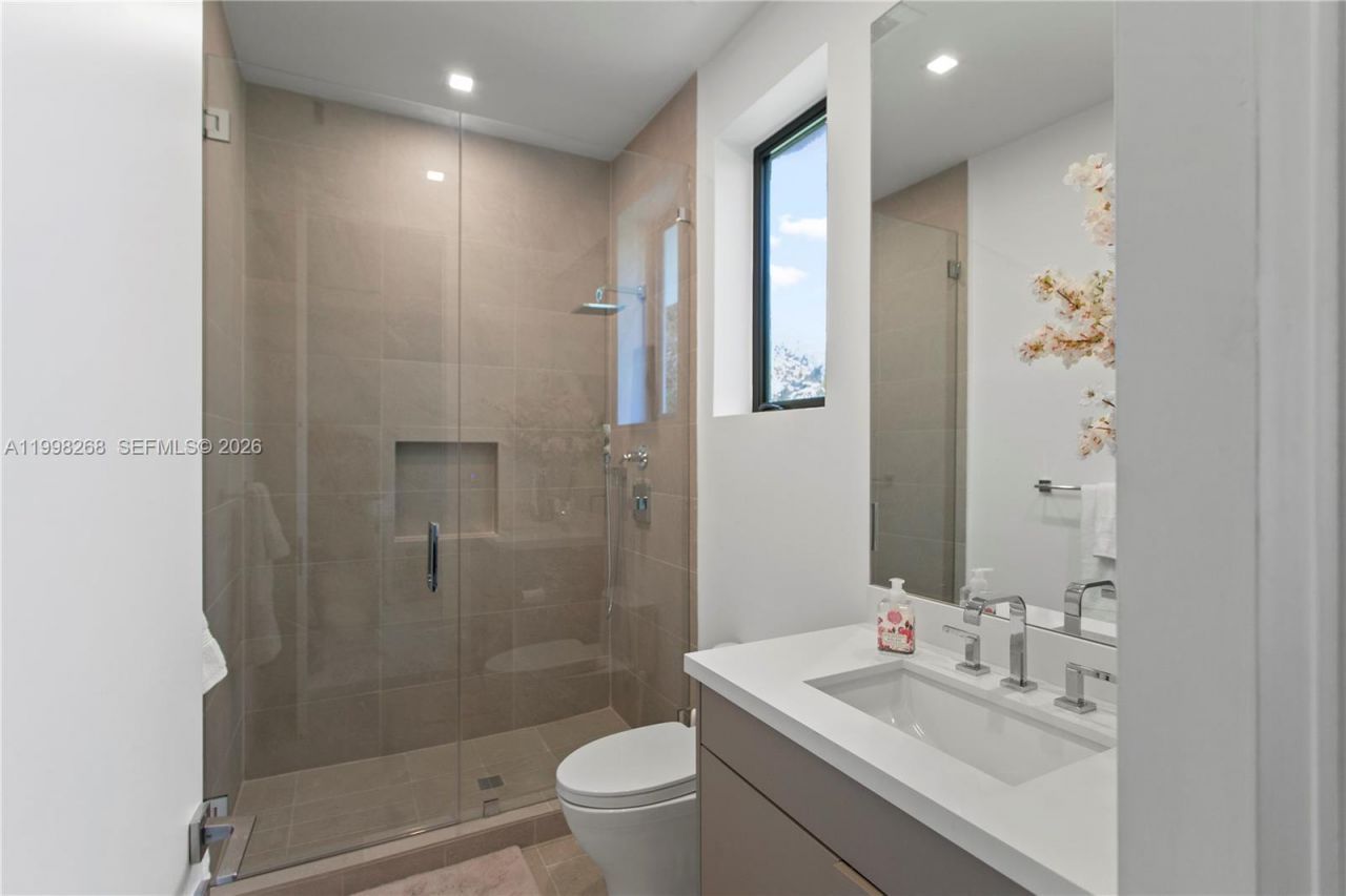 922 NE 78th St, Miami, FL 33138 Photo