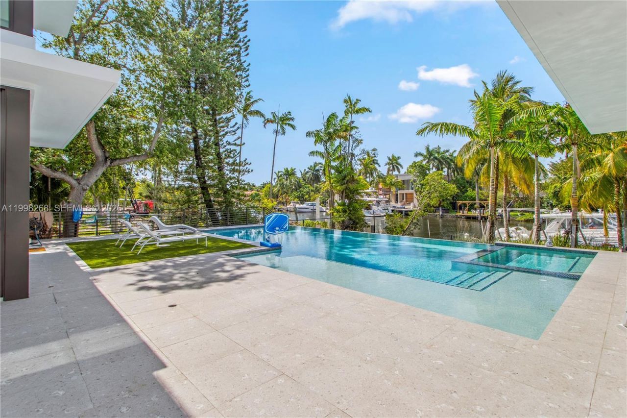 922 NE 78th St, Miami, FL 33138 Photo