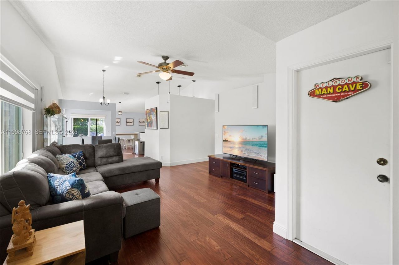 1413 Majesty Ter , Weston, FL 33327 Photo