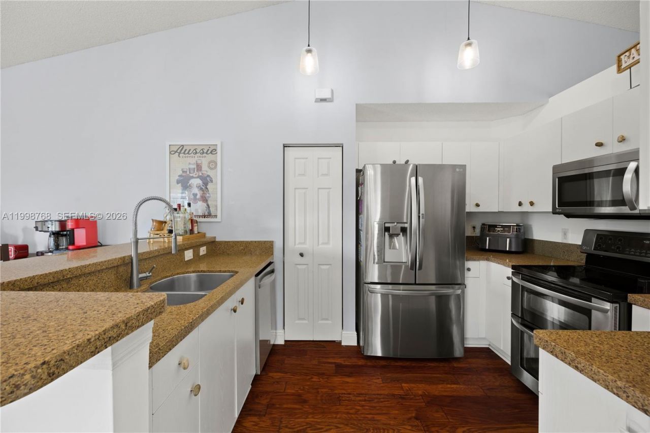 1413 Majesty Ter , Weston, FL 33327 Photo