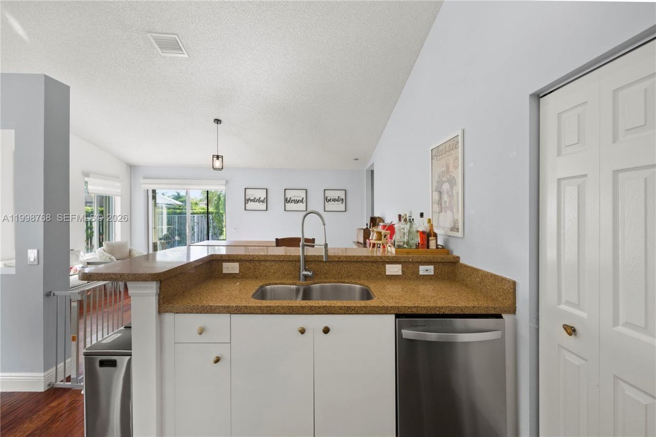 1413 Majesty Ter , Weston, FL 33327 Photo