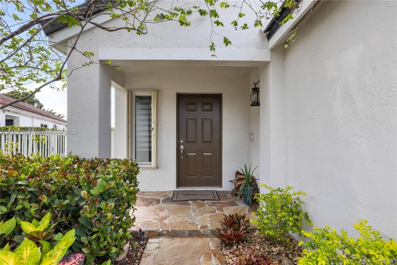 1413 Majesty Ter , Weston, FL 33327 Photo