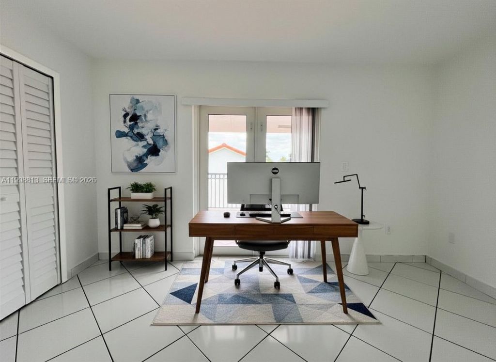 10140 SW 26th Ter, Miami, FL 33165 Photo