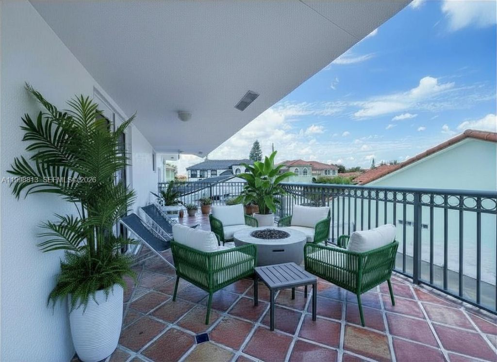 10140 SW 26th Ter, Miami, FL 33165 Photo