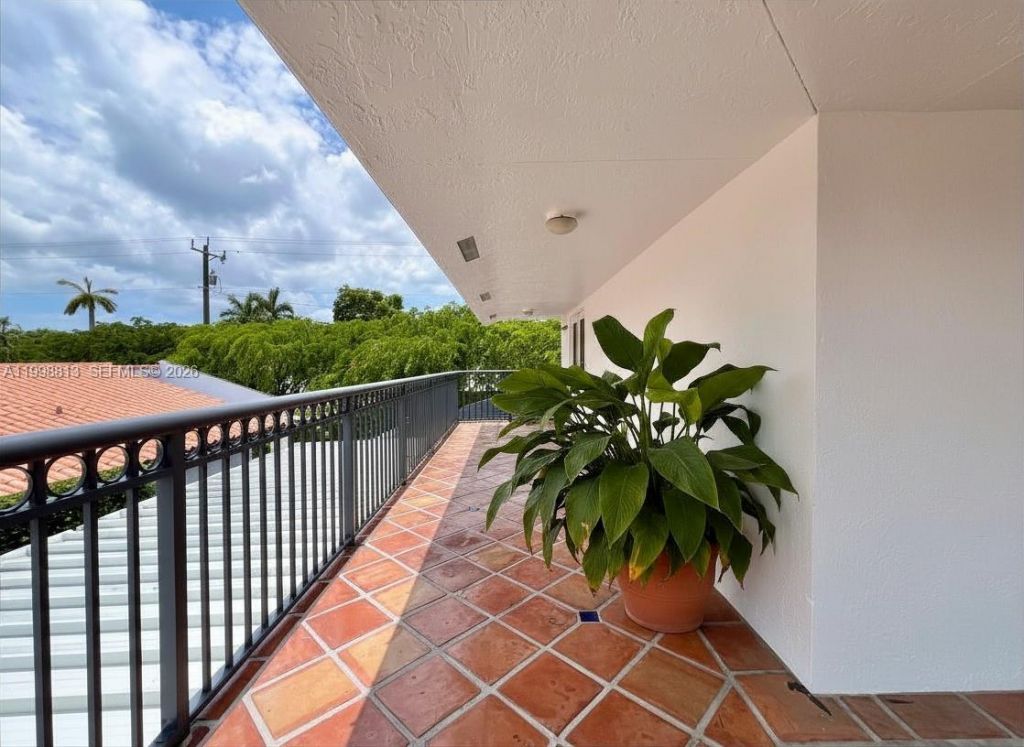 10140 SW 26th Ter, Miami, FL 33165 Photo