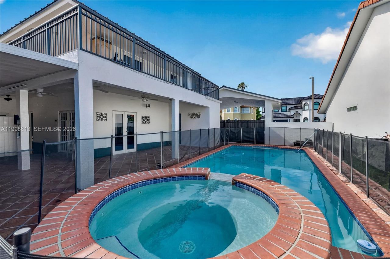 10140 SW 26th Ter, Miami, FL 33165 Photo