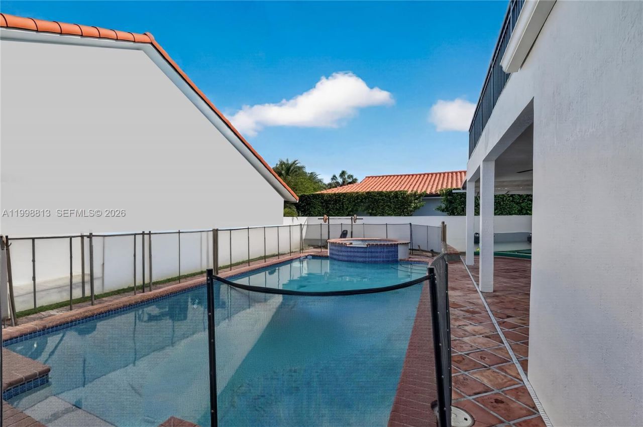 10140 SW 26th Ter, Miami, FL 33165 Photo