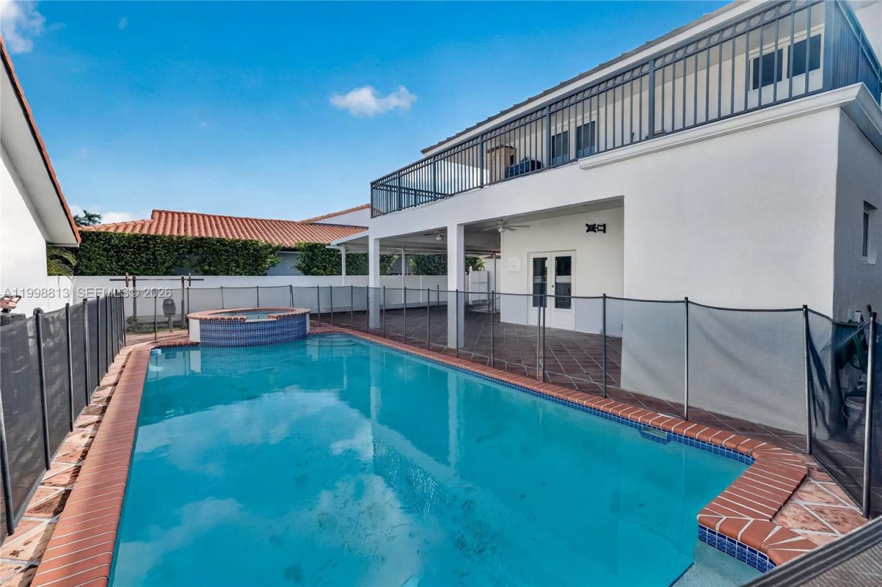 10140 SW 26th Ter, Miami, FL 33165 Photo