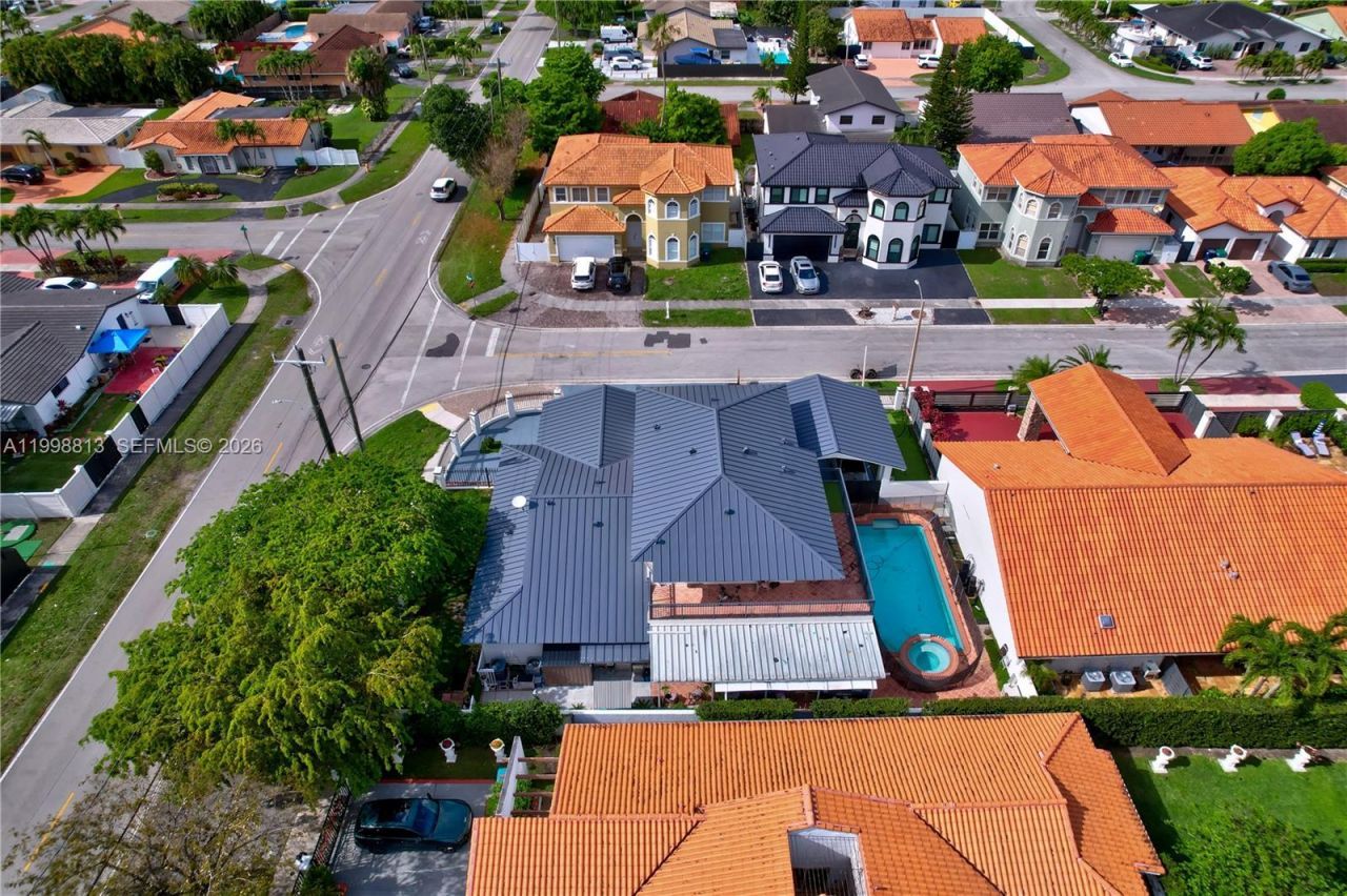 10140 SW 26th Ter, Miami, FL 33165 Photo