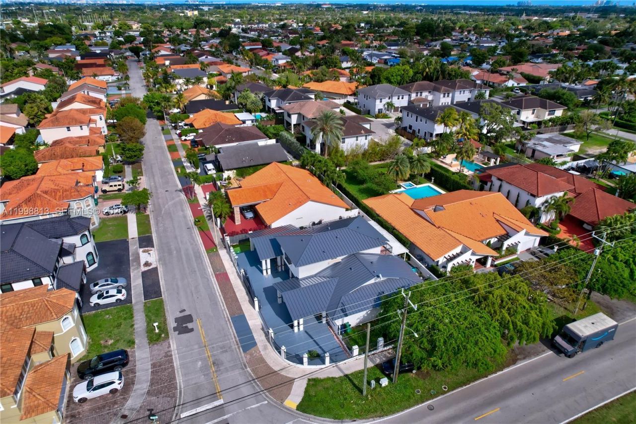 10140 SW 26th Ter, Miami, FL 33165 Photo