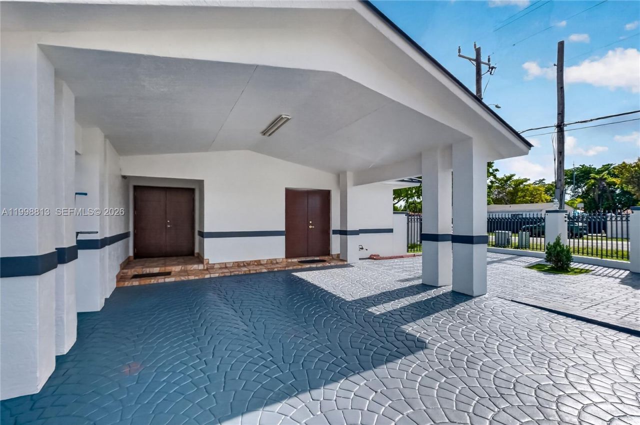 10140 SW 26th Ter, Miami, FL 33165 Photo