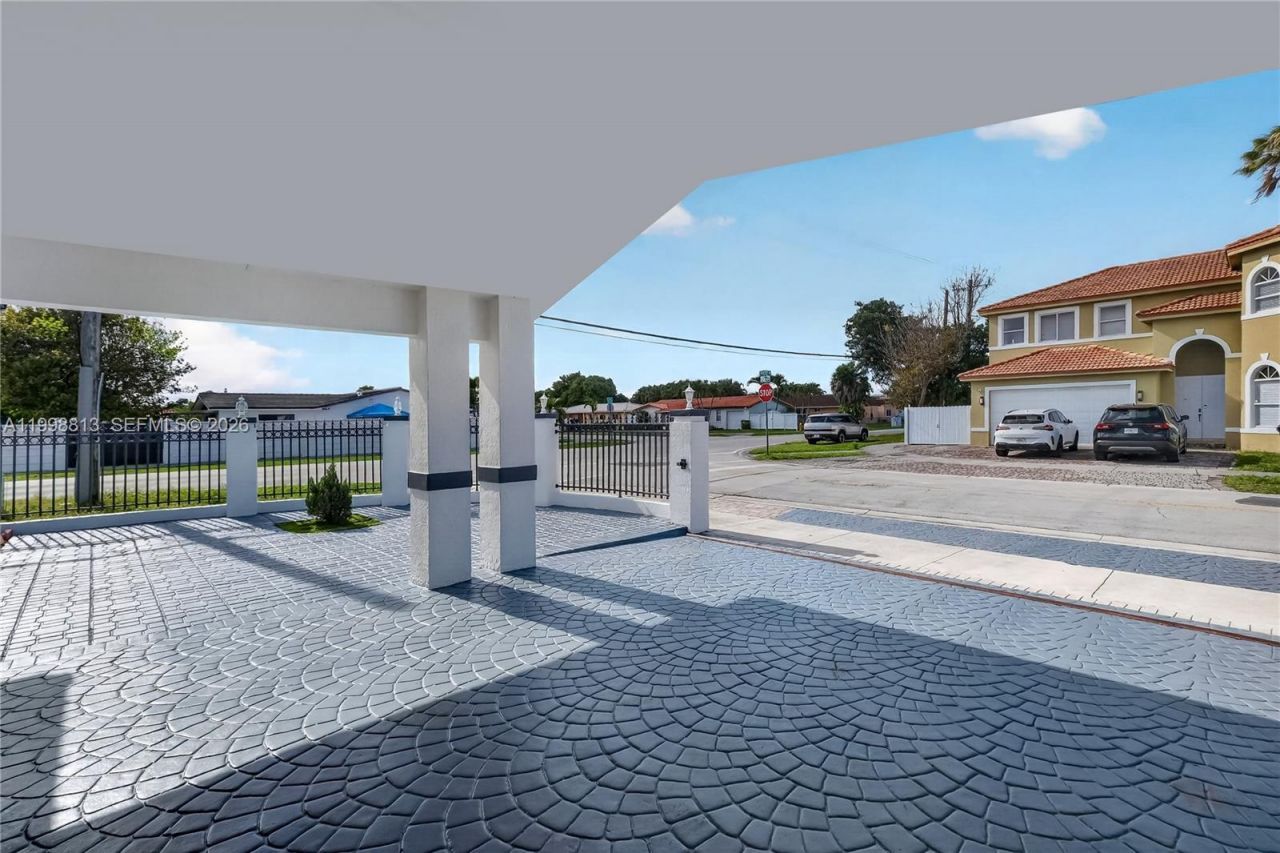 10140 SW 26th Ter, Miami, FL 33165 Photo