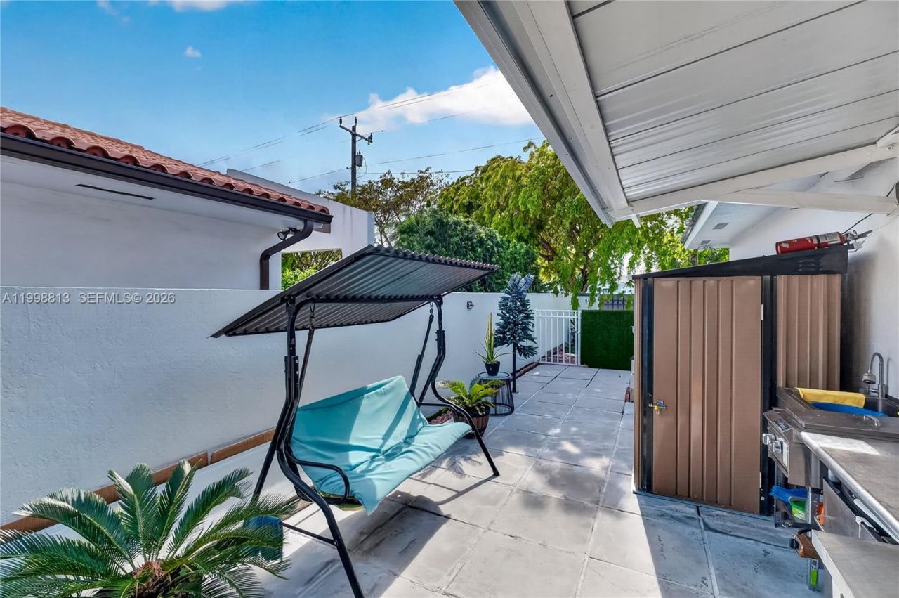 10140 SW 26th Ter, Miami, FL 33165 Photo