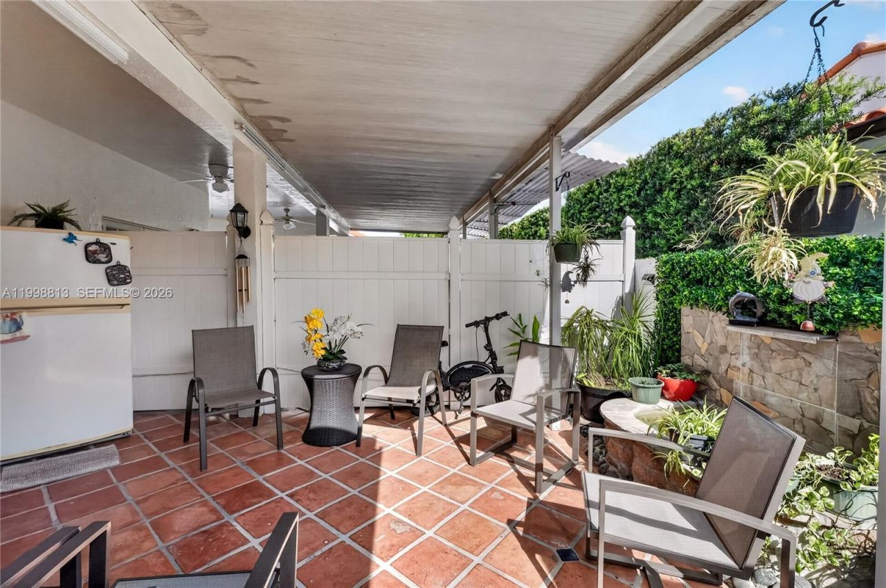 10140 SW 26th Ter, Miami, FL 33165 Photo