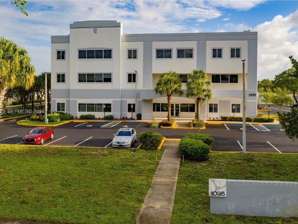 1095 NW Broken Sound Pkwy NW , Unit 307, Boca Raton, FL 33487