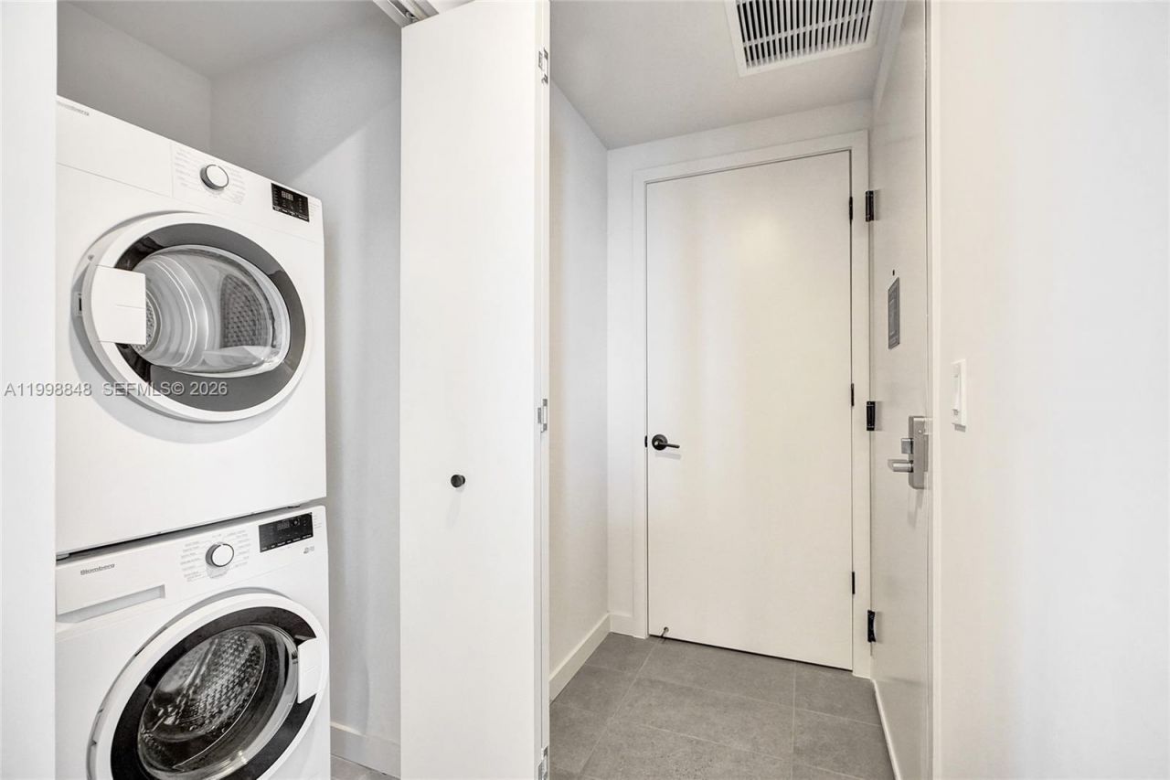 121 NE 5th St, Unit 2101, Miami, FL 33132 Photo