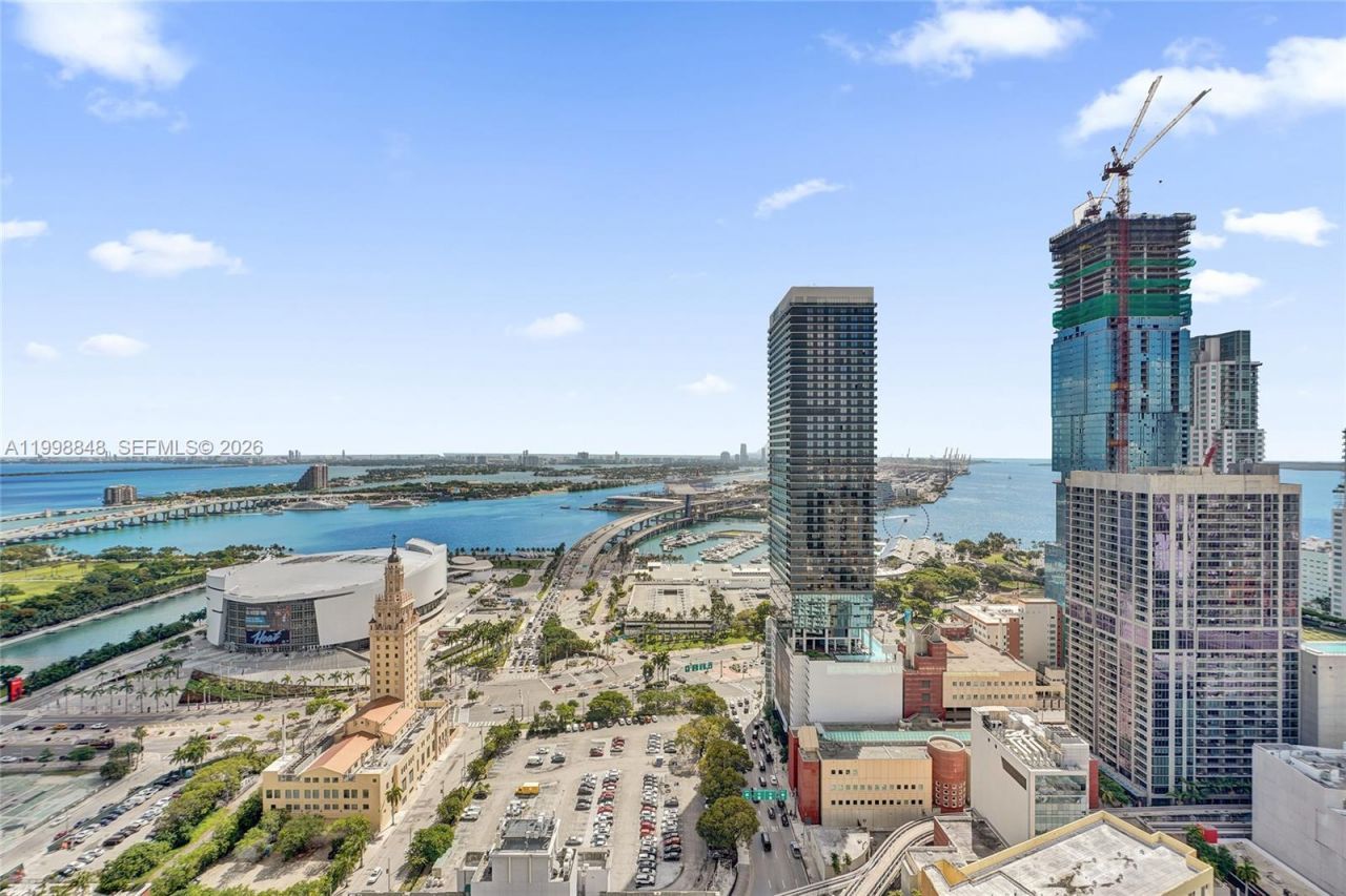 121 NE 5th St, Unit 2101, Miami, FL 33132 Photo