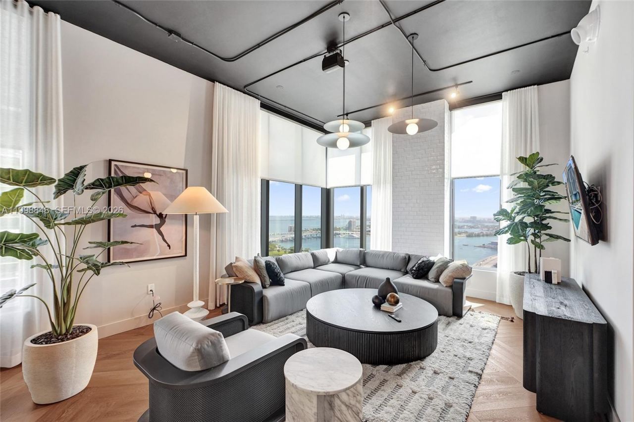 121 NE 5th St, Unit 2101, Miami, FL 33132 Photo