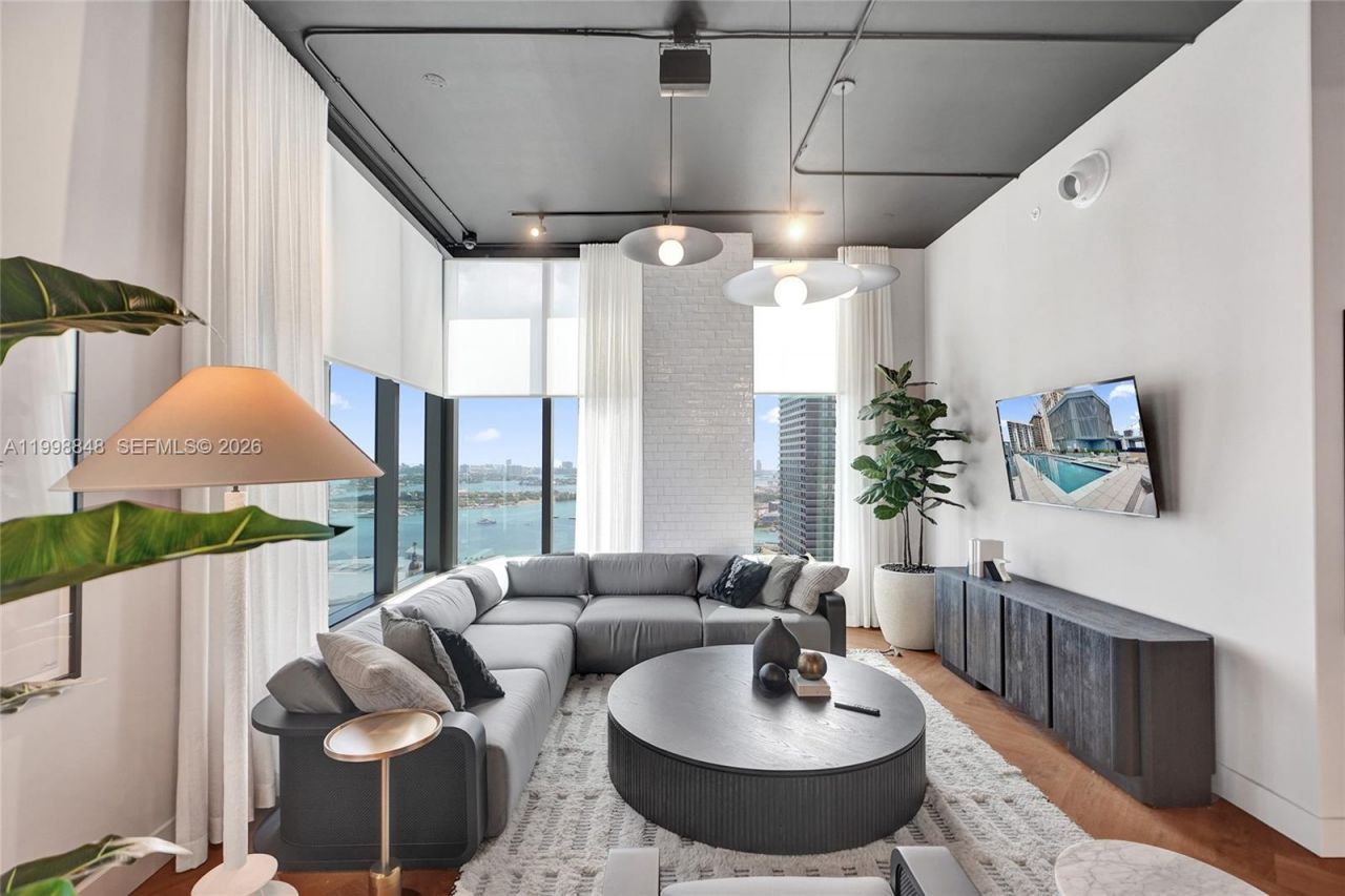 121 NE 5th St, Unit 2101, Miami, FL 33132 Photo