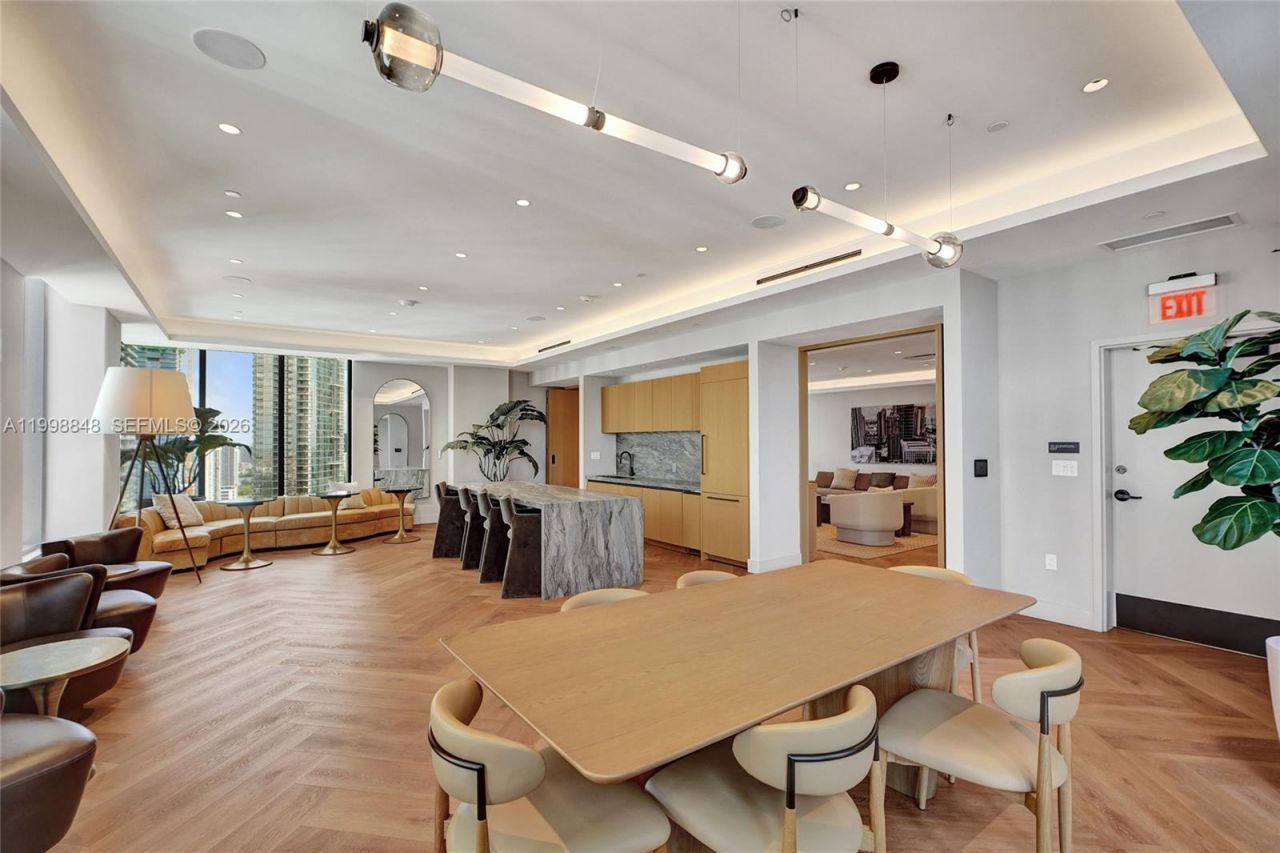 121 NE 5th St, Unit 2101, Miami, FL 33132 Photo