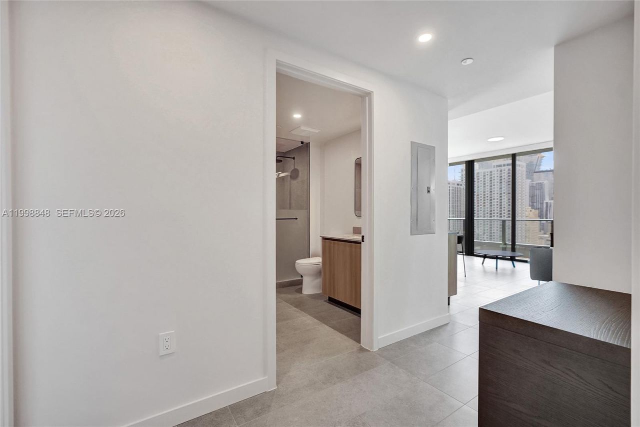 121 NE 5th St, Unit 2101, Miami, FL 33132 Photo